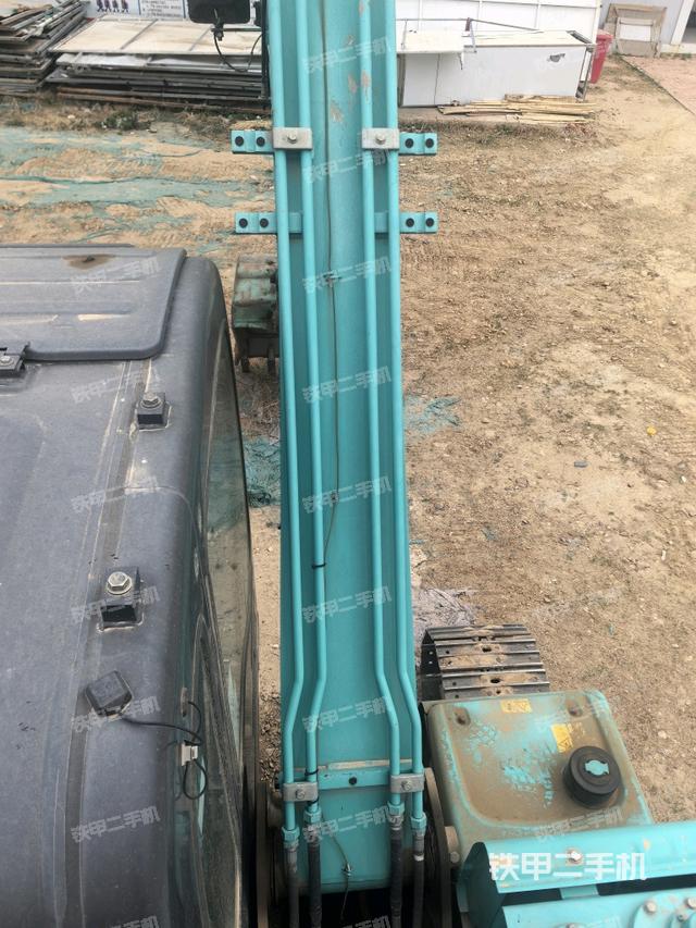 大臂背部俯視(工作和回轉(zhuǎn)裝置) 大臂背部俯視(工作和回轉(zhuǎn)裝置)