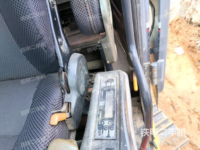 座椅左側(cè)控制臺(tái)/音響/含左手柄（駕駛室部分）