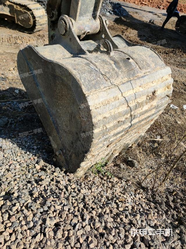 铲斗45度(工作和回转装置) 铲斗45度(工作和回转装置)