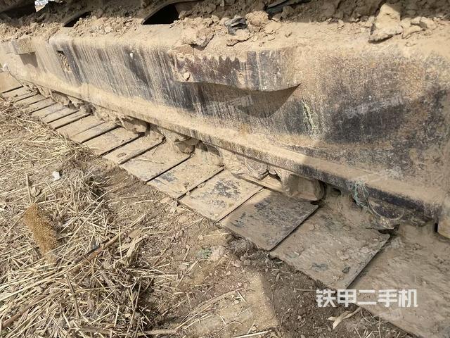 單側(cè)履帶整體（整機(jī)外觀）