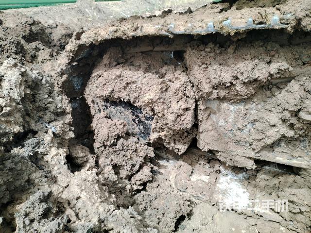 左驅(qū)動(dòng)輪（行走機(jī)構(gòu)）