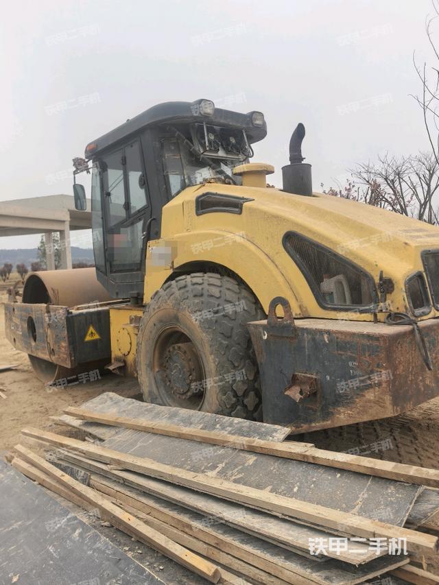 左后45°（壓路機(jī)整機(jī)外觀）