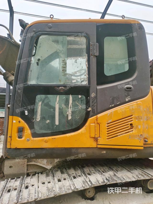 駕駛室左后45度(駕駛室部分) 駕駛室左后45度(駕駛室部分)