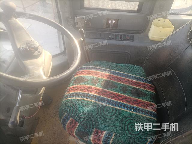 駕駛室操作臺(tái)（整機(jī)外觀及大件）