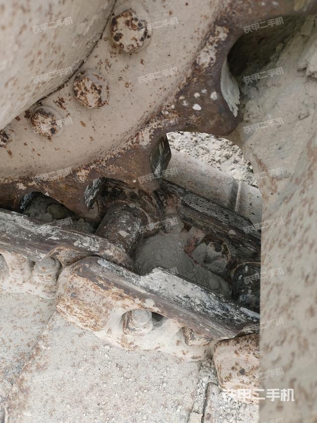 右側(cè)履帶整體(行走機(jī)構(gòu)) 右側(cè)履帶整體(行走機(jī)構(gòu))