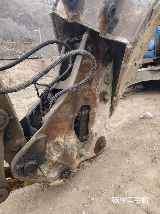 整機右側(cè)(設(shè)備外觀及核心部件) 整機右側(cè)(設(shè)備外觀及核心部件)