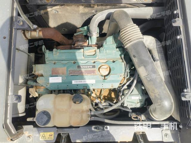 發(fā)動(dòng)機(jī)整體俯視（整機(jī)外觀）