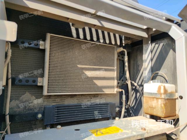 散热器正面(大件舱室) 散热器正面(大件舱室)