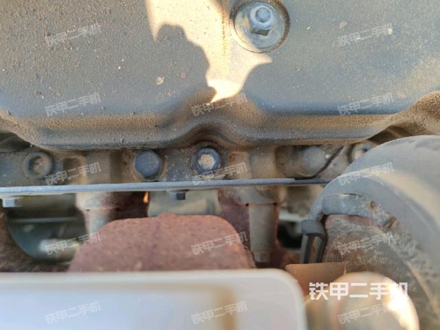 气门室盖螺丝特写(上车部件) 气门室盖螺丝特写(上车部件)