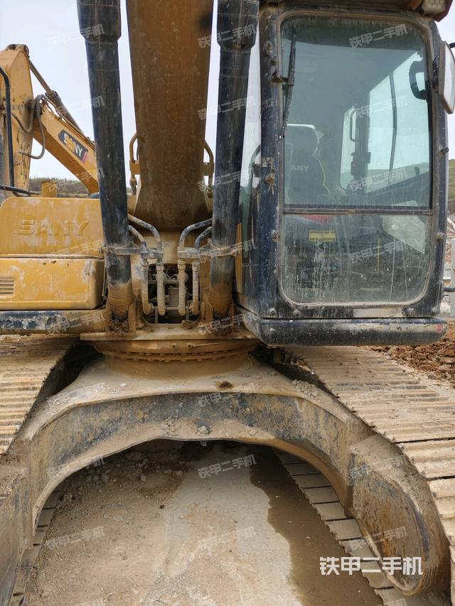 大臂油缸整體?豎拍（工作和回轉(zhuǎn)裝置）