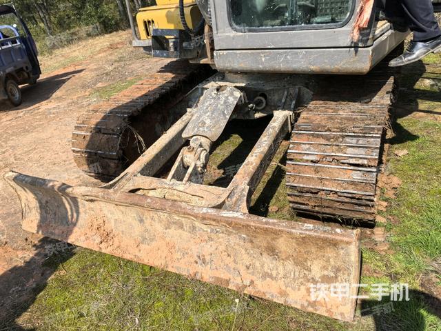 轉(zhuǎn)盤和下車架正前（工作和回轉(zhuǎn)裝置）