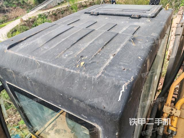 駕駛室頂部俯視（上車(chē)部件）