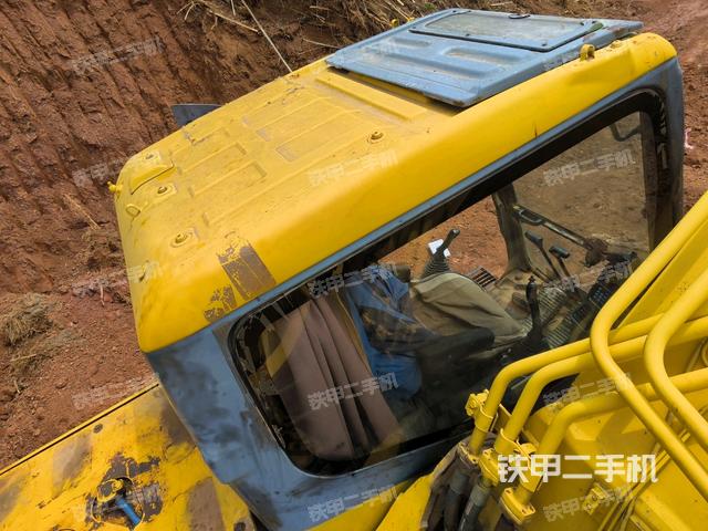 气门室盖螺丝特写(上车部件) 气门室盖螺丝特写(上车部件)