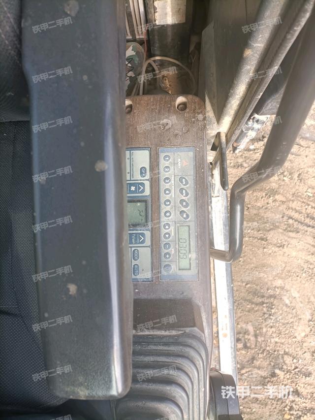 座椅左側(cè)控制臺(tái)/音響/含左手柄（駕駛室部分）