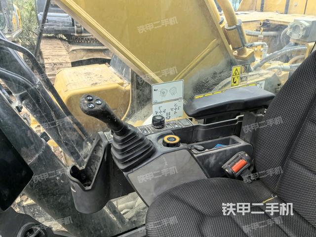 后窗玻璃角標(biāo)(駕駛室部分) 后窗玻璃角標(biāo)(駕駛室部分)