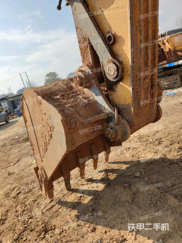 鏟斗右后整體（工作和回轉(zhuǎn)裝置）