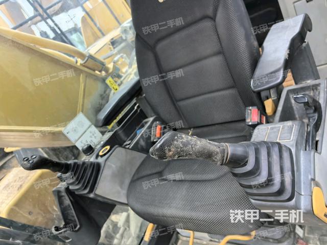 座椅后部(駕駛室部分) 座椅后部(駕駛室部分)