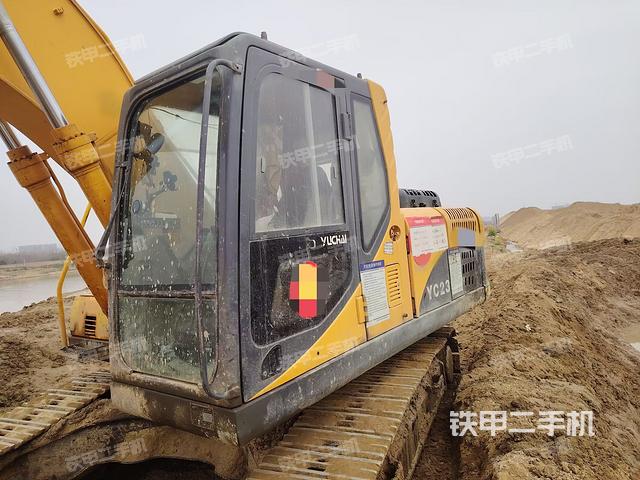 驾驶室整体（整机外观）