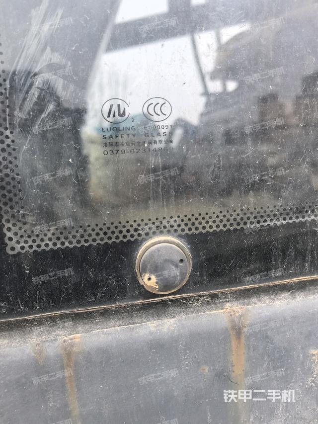 后玻璃角標(biāo)（壓路機(jī)駕駛室）