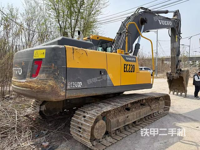 整機(jī)右后45°(整機(jī)外觀) 整機(jī)右后45°(整機(jī)外觀)