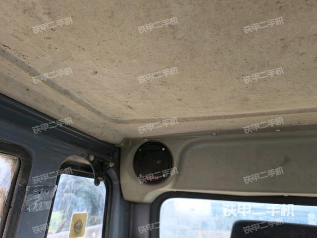 駕駛室整體(整機外觀) 駕駛室整體(整機外觀)