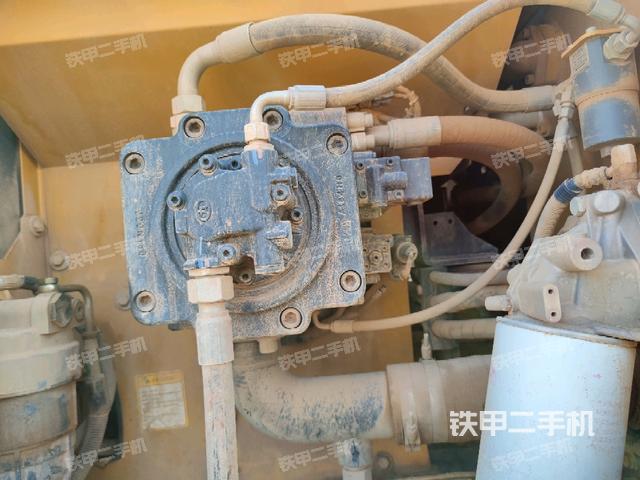 液壓泵斜45?右（大件艙室）