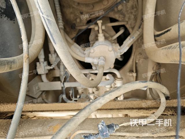 中央回轉(zhuǎn)接頭特寫（上車部件）