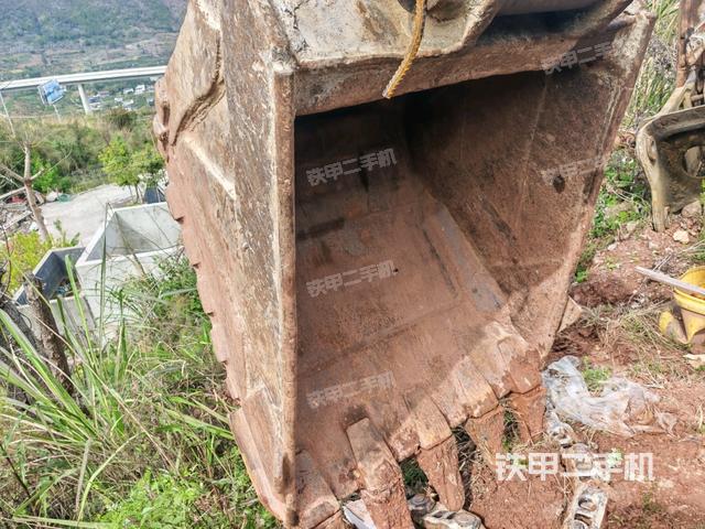 大臂油缸整體?豎拍（工作和回轉(zhuǎn)裝置）