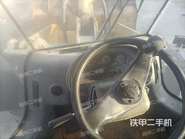 駕駛室工作臺(tái)（整機(jī)外觀及大件）