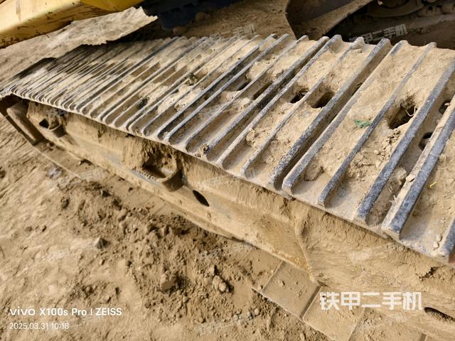 單側履帶整體(整機外觀) 單側履帶整體(整機外觀)