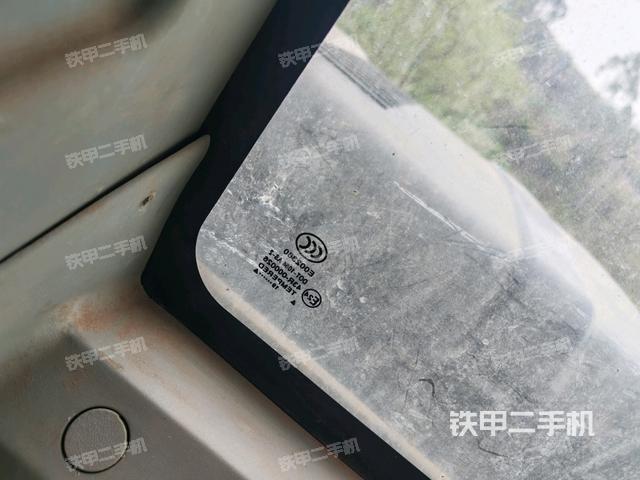 駕駛室正側(cè)(駕駛室部分) 駕駛室正側(cè)(駕駛室部分)