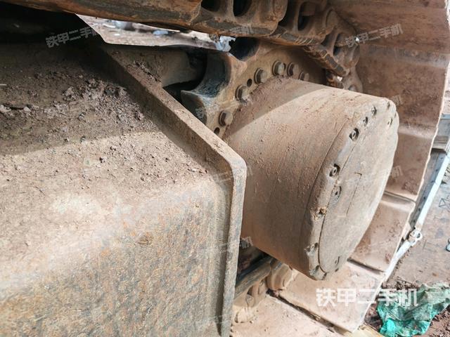 右驅(qū)動(dòng)輪（行走機(jī)構(gòu)）