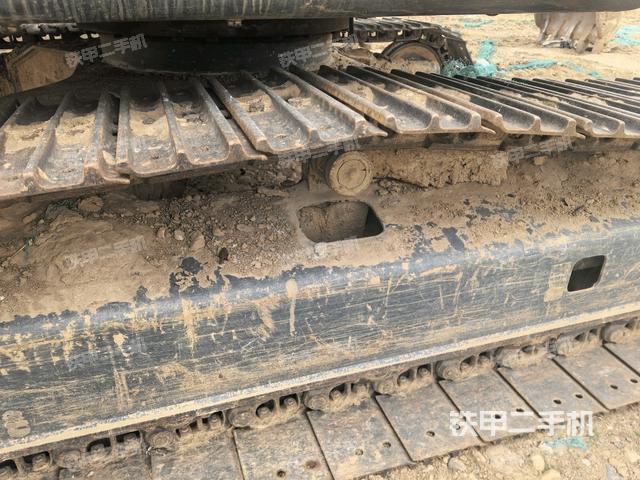 右側(cè)行走馬達蓋板(行走機構(gòu)) 右側(cè)行走馬達蓋板(行走機構(gòu))