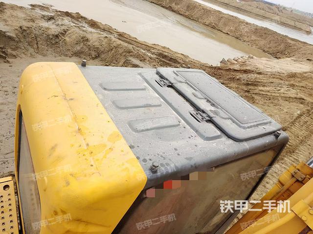 驾驶室顶部（整机外观）