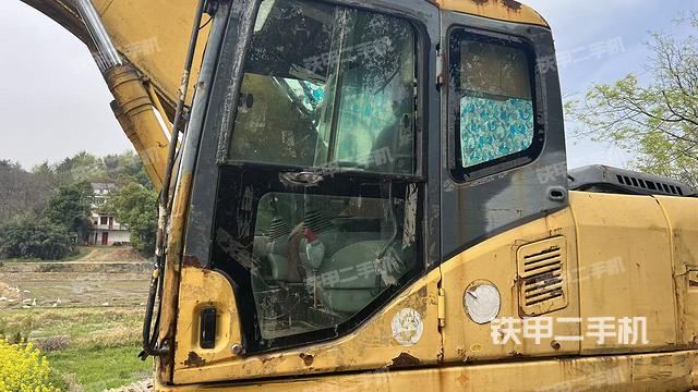 駕駛室左前45度（駕駛室部分）