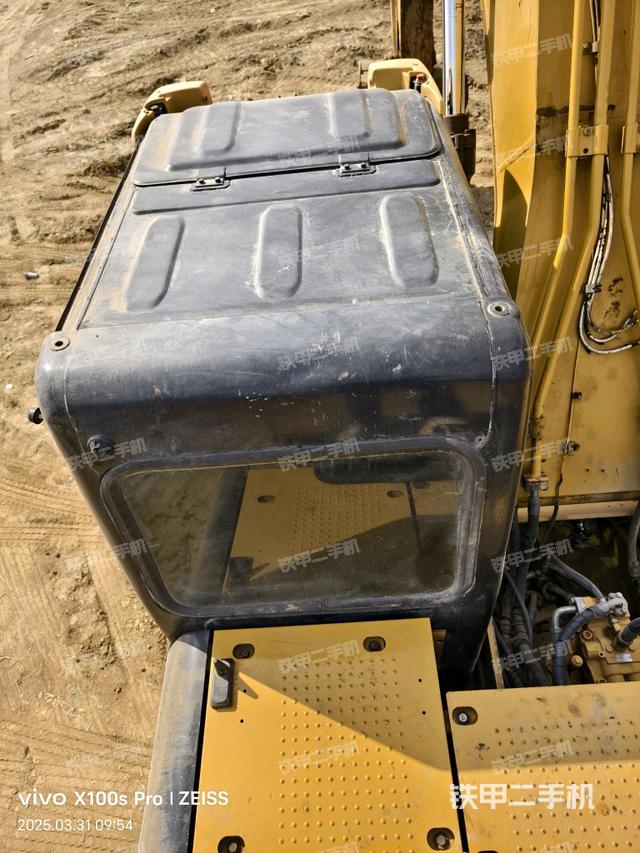 駕駛室頂部（整機(jī)外觀）