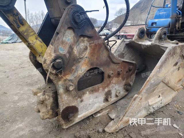 整機右后45°(設(shè)備外觀及核心部件) 整機右后45°(設(shè)備外觀及核心部件)