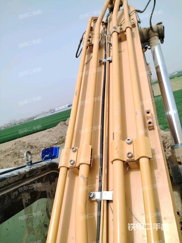 大臂背部俯視（工作和回轉(zhuǎn)裝置）