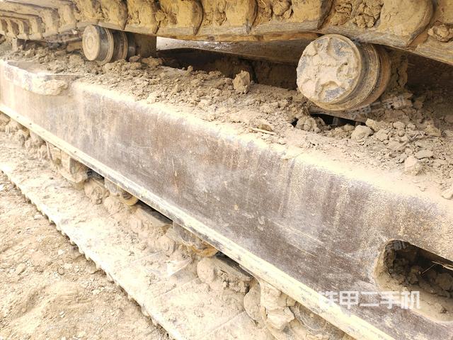 右側(cè)行走馬達(dá)蓋板(行走機構(gòu)) 右側(cè)行走馬達(dá)蓋板(行走機構(gòu))