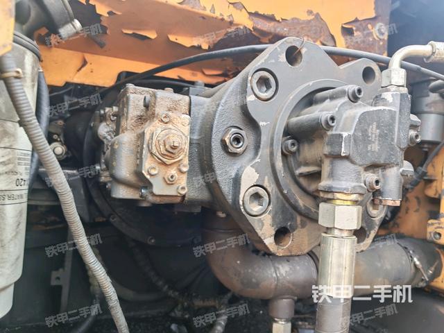 液壓泵斜45?左（大件艙室）