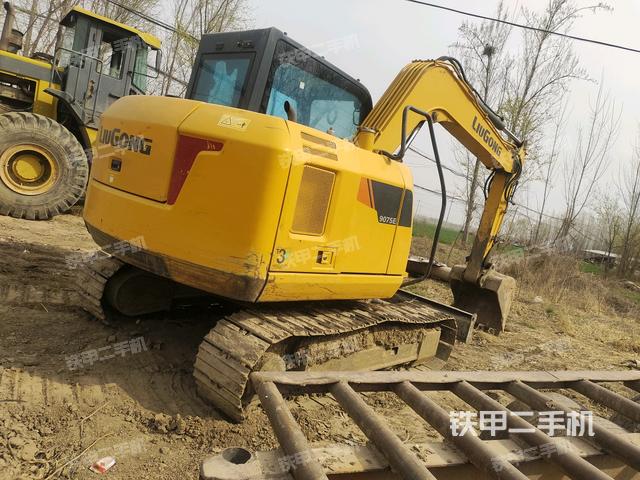 右后45(整機(jī)外觀) 右后45(整機(jī)外觀)