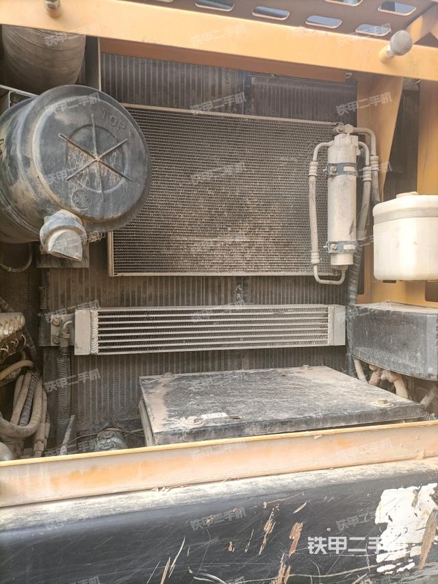 散熱器正面（大件艙室）