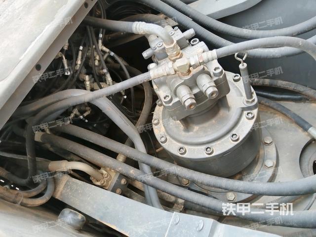 回轉(zhuǎn)馬達(dá)和主控閥（整機(jī)外觀）