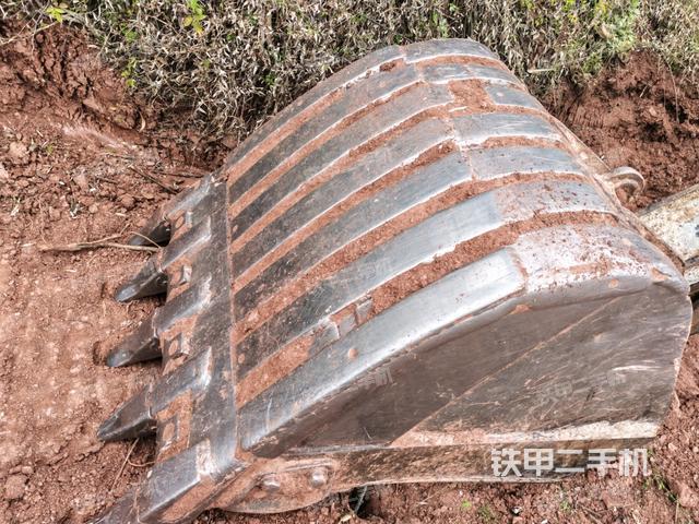 大臂油缸整體?豎拍(工作和回轉(zhuǎn)裝置) 大臂油缸整體?豎拍(工作和回轉(zhuǎn)裝置)