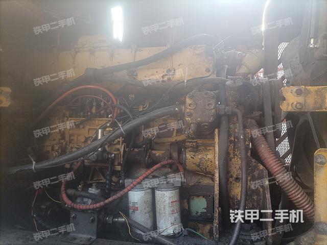 發(fā)動(dòng)機(jī)左側(cè)（整機(jī)外觀及大件）