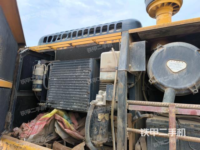 液壓泵斜45?右（大件艙室）