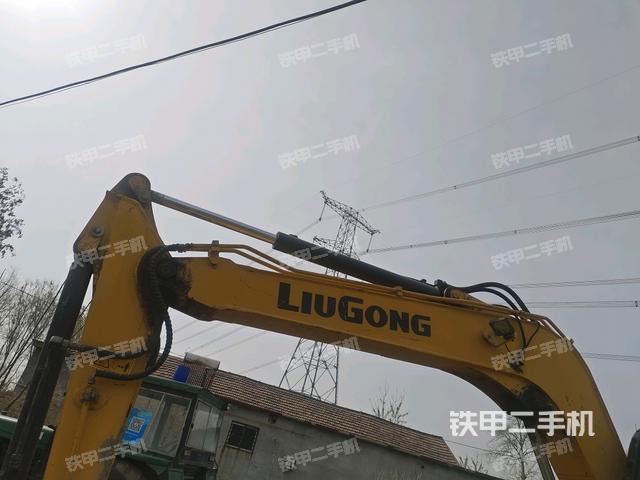 小臂整體左后(工作和回轉(zhuǎn)裝置) 小臂整體左后(工作和回轉(zhuǎn)裝置)
