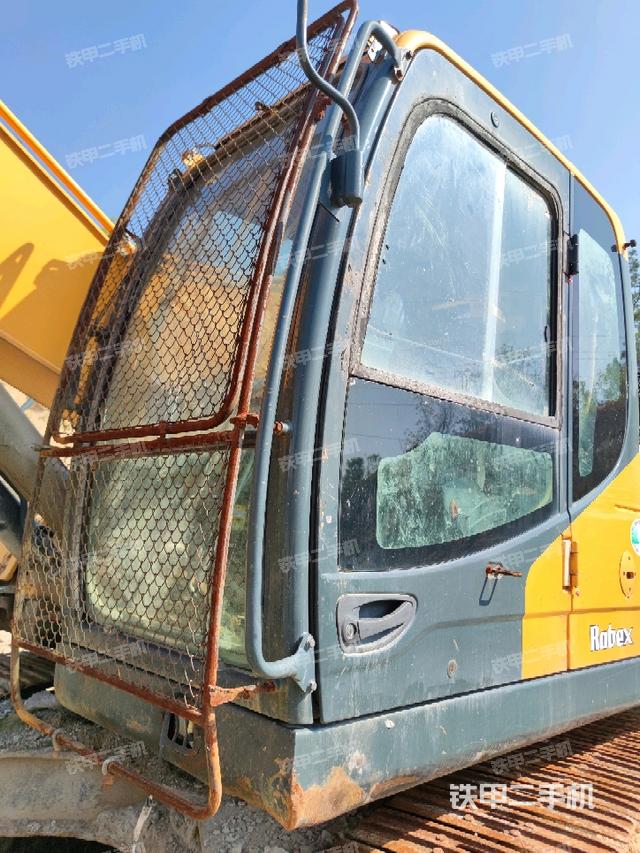 駕駛室左前45度（駕駛室部分）