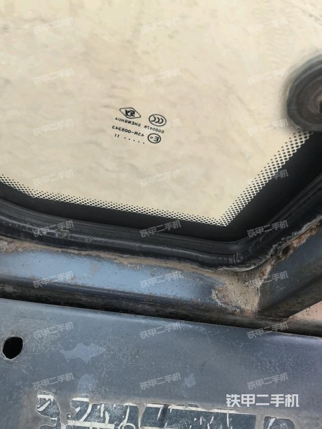 后玻璃角標(biāo)（壓路機(jī)駕駛室）