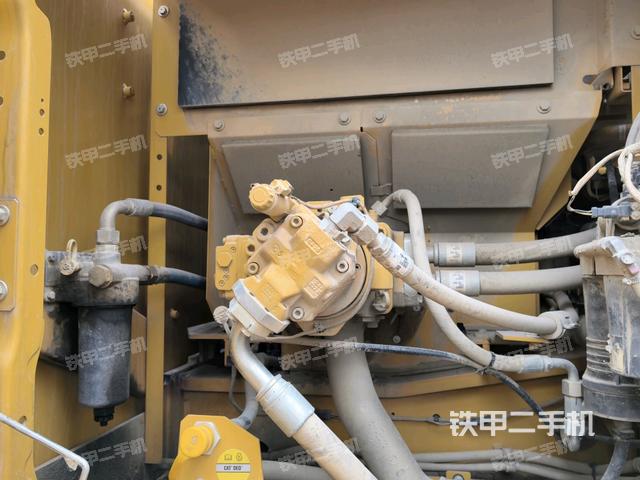 液壓泵斜45?左(大件艙室) 液壓泵斜45?左(大件艙室)